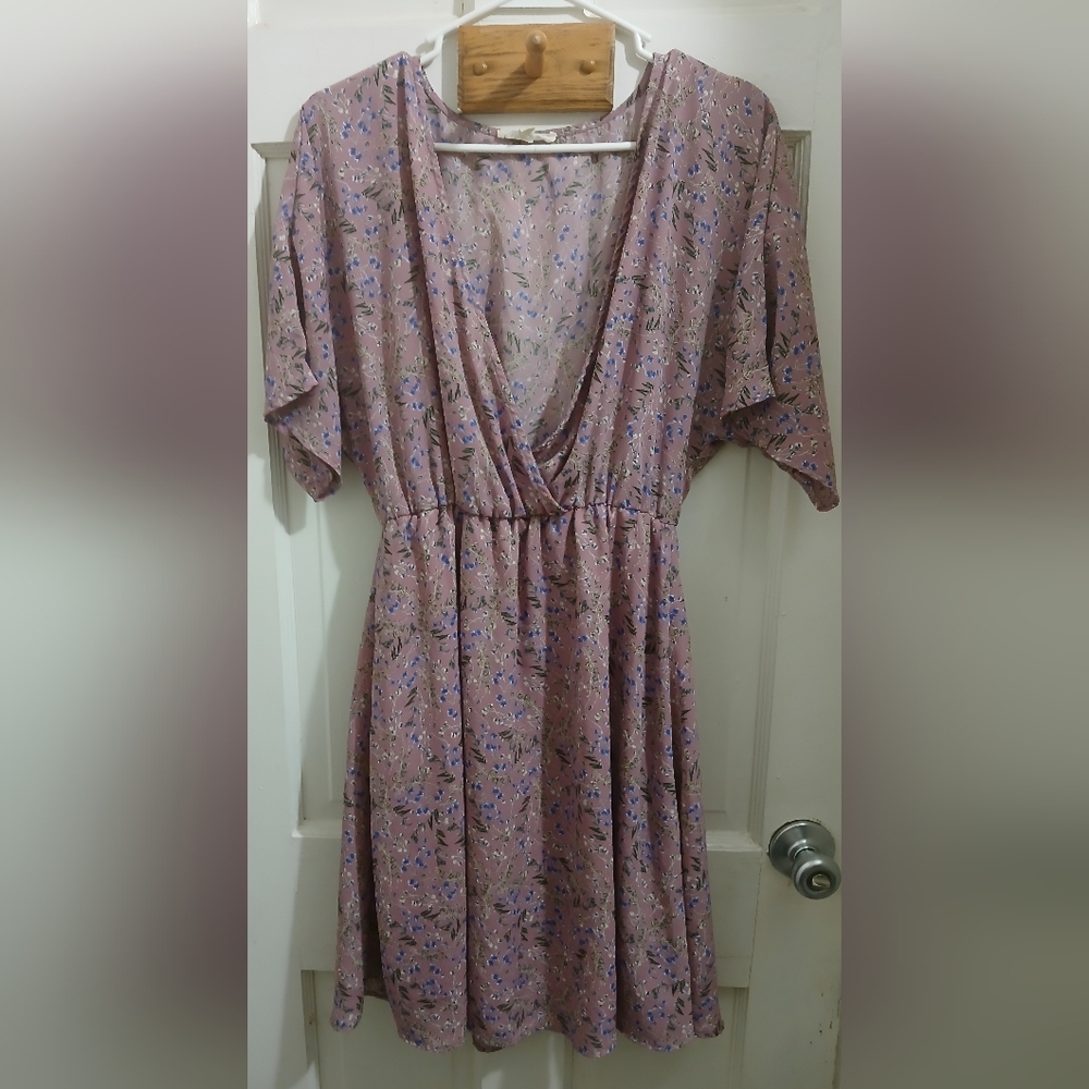 Cedar And Gold- Floral V-Neck Short sleeved Midi Dress in Mauve And Blue